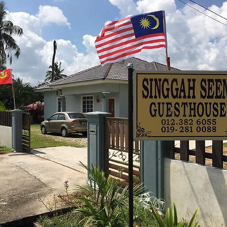 Singgah Seeni Guest House Padang Mat Sirat Exterior photo