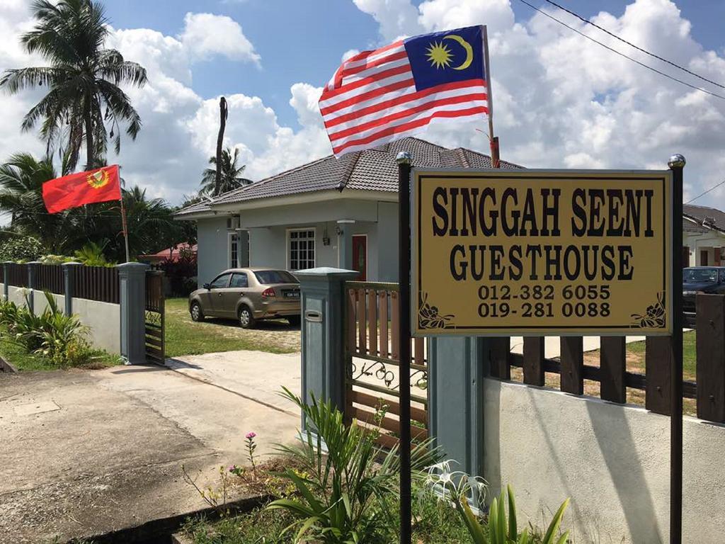 Singgah Seeni Guest House Padang Mat Sirat Exterior photo