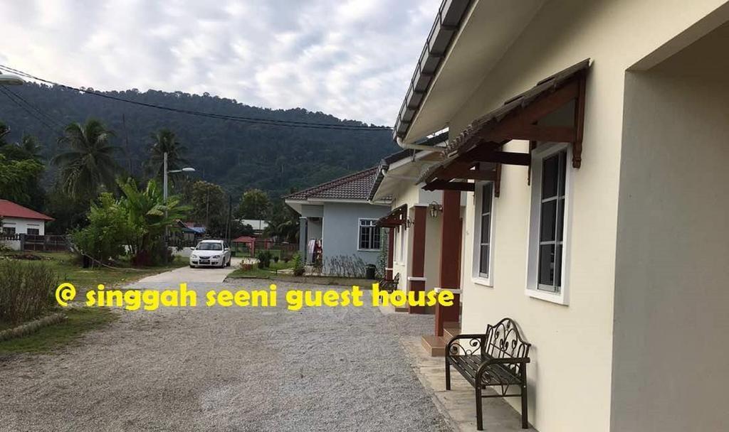 Singgah Seeni Guest House Padang Mat Sirat Exterior photo