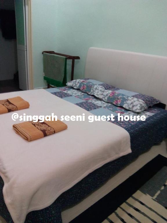 Singgah Seeni Guest House Padang Mat Sirat Exterior photo